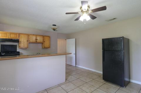 5012 Meridian St, Moss Point, MS 39563 photo 4