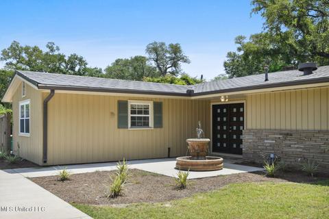 1020 E Second St, Pass Christian, MS 39571 photo 4