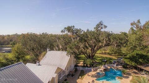 13160 Old Woolmarket Rd, Biloxi, MS 39532