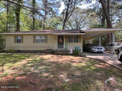 2922 Revere St, Jackson, MS 39212