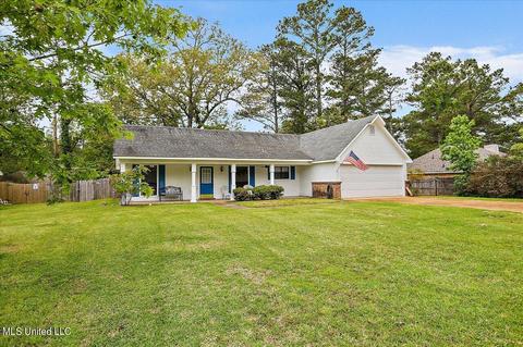 1541 Torrence Dr, Byram, MS 39272 photo 2