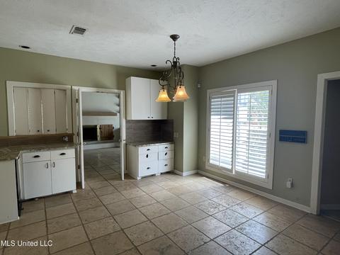 12 Highland Meadows Dr, Jackson, MS 39211 photo 9
