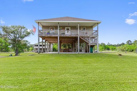 4018 21st Ave, Bay Saint Louis, MS 39520