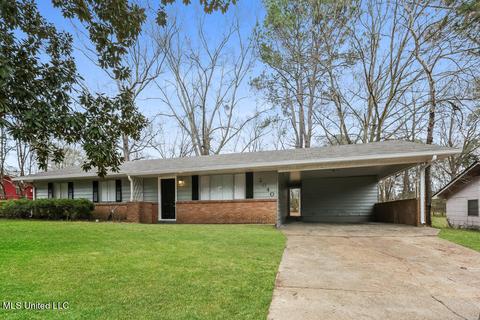 3040 Suncrest Dr, Jackson, MS 39212