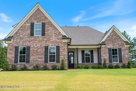 101 Garrett Dr, Batesville, MS 38606