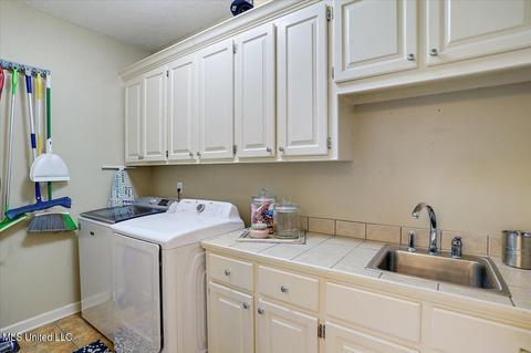 102 Middle Field Dr, Canton, MS 39046 photo 16