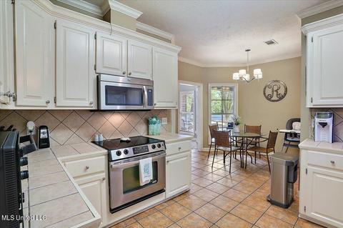 102 Middle Field Dr, Canton, MS 39046 photo 9
