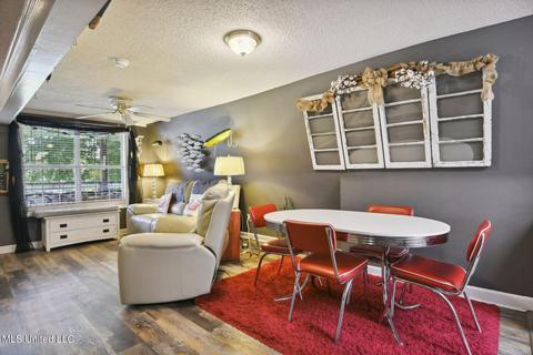 6085 Apache Dr, Kiln, MS 39556 photo 8