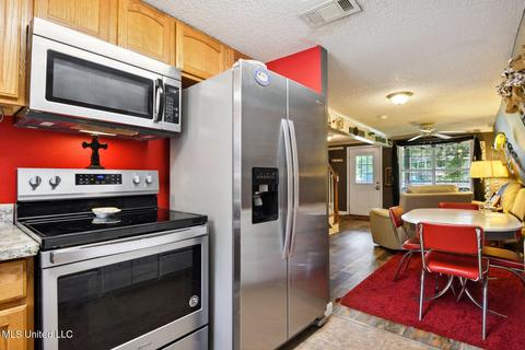 6085 Apache Dr, Kiln, MS 39556 photo 7