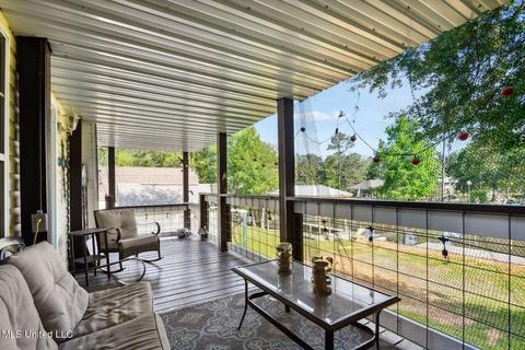 6085 Apache Dr, Kiln, MS 39556 photo 2