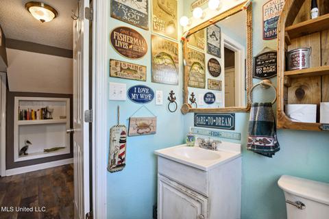 6085 Apache Dr, Kiln, MS 39556 photo 10