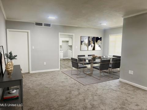 Dining - 324 Stillwood Dr, Jackson, MS 39206 photo 1 of 2