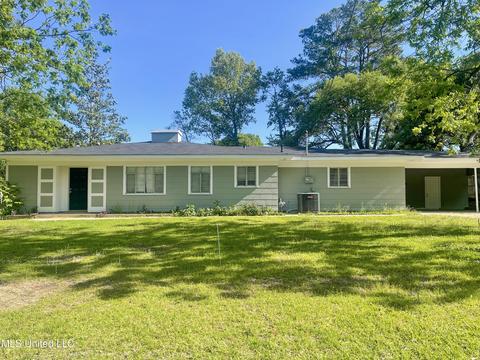 324 Stillwood Dr, Jackson, MS 39206