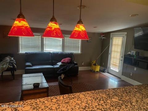 207 S Park Dr, Jackson, MS 39211 photo 4