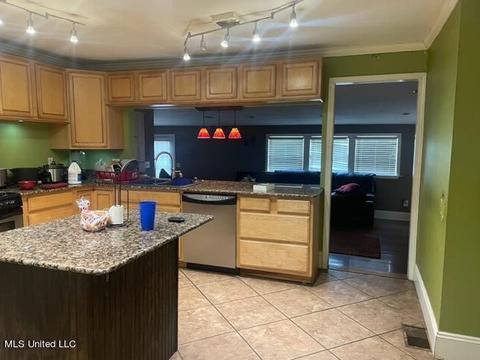 207 S Park Dr, Jackson, MS 39211 photo 3