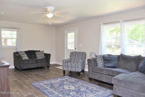 102 Meadow St, Lucedale, MS 39452 photo 9