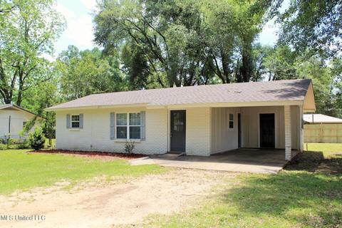 102 Meadow St, Lucedale, MS 39452 photo 1