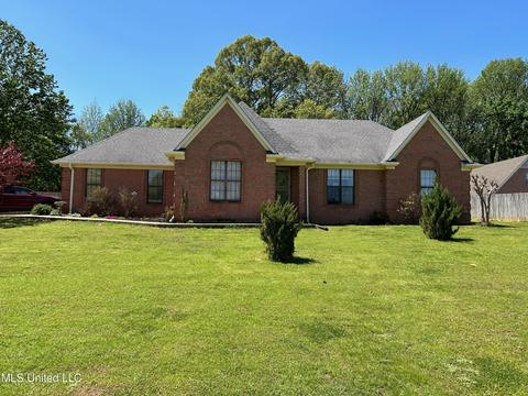 4395 Summers Place Dr, Olive Branch, MS 38654