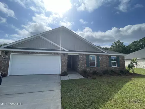 1038 Enclave Cir, Long Beach, MS 39560