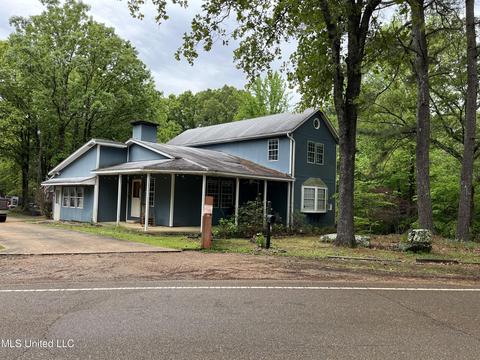 44 County Road 517, Como, MS 38619