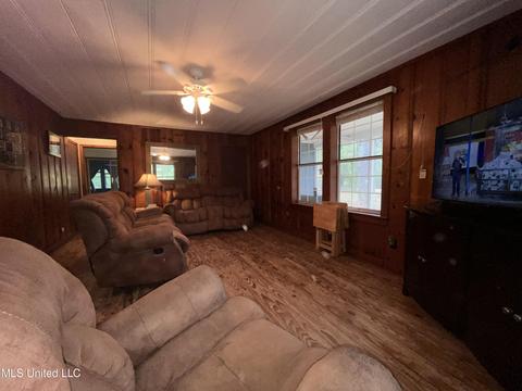 44 County Road 517, Como, MS 38619 photo 18