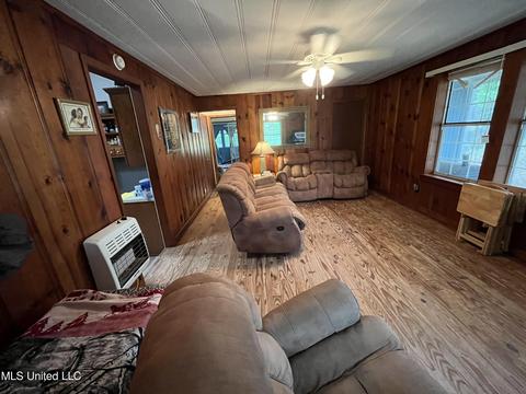 44 County Road 517, Como, MS 38619 photo 16