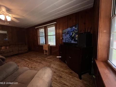 44 County Road 517, Como, MS 38619 photo 17