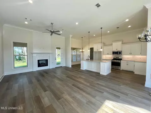 214 Baleigh Dr, Canton, MS 39046 photo 2