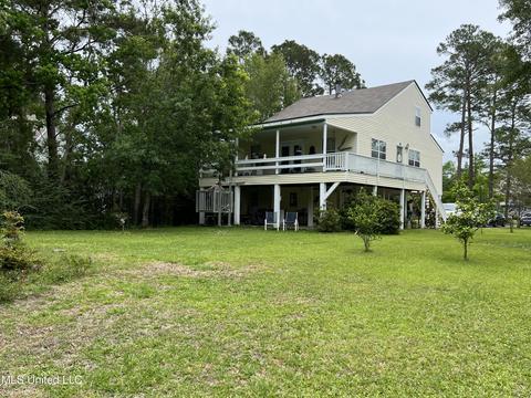 6330 Pontiac Dr, Kiln, MS 39556
