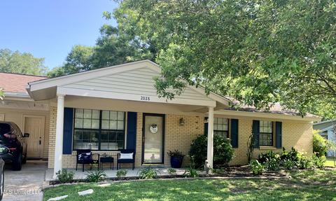 2028 Hand Dr, Gulfport, MS 39507