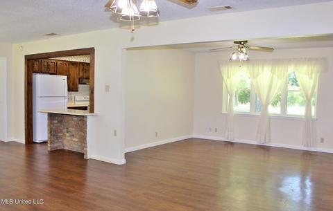119 Bonnett Ln, Lucedale, MS 39452 photo 4