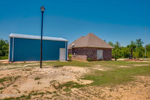 53 Trace Dr, Mchenry, MS 39561 photo 2