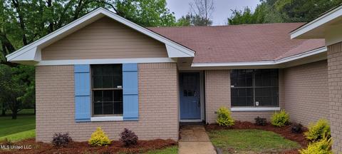 128 Green Forest Dr, Clinton, MS 39056 photo 2