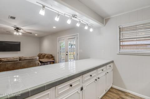 606 S Forest Ave, Long Beach, MS 39560 photo 10