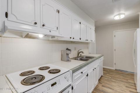 606 S Forest Ave, Long Beach, MS 39560 photo 11