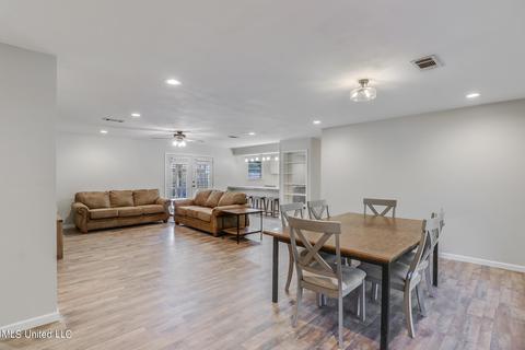 606 S Forest Ave, Long Beach, MS 39560 photo 5