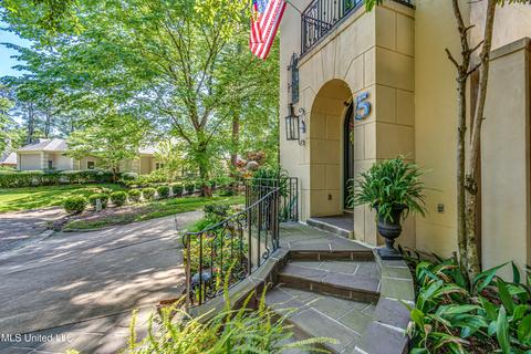 5 Highland Park Ct, Jackson, MS 39211 photo 2