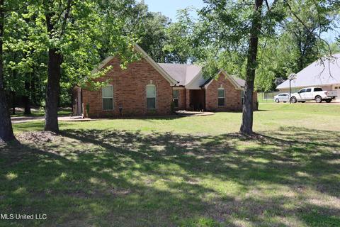 7847 Holly Ridge Dr, Horn Lake, MS 38637