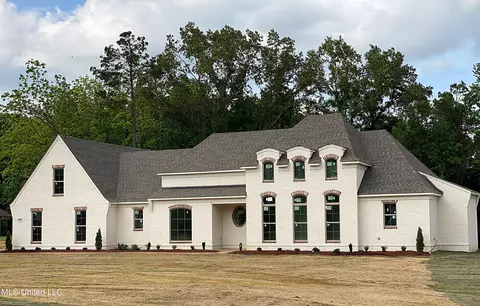 9170 Highland Meadows Dr, Hernando, MS 38632
