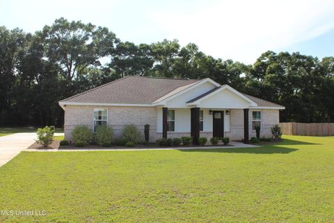 124 Trevor Ln, Lucedale, MS 39452