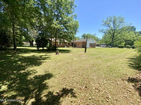 208 Elizabeth St, Wiggins, MS 39577 photo 7