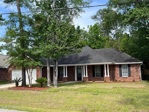 72697 N Diamondhead Dr, Diamondhead, MS 39525 photo 1