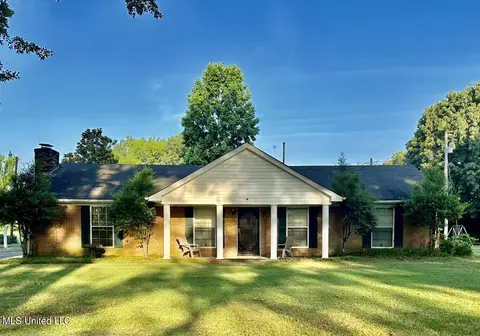 5639 Alta Jean Dr, Horn Lake, MS 38637