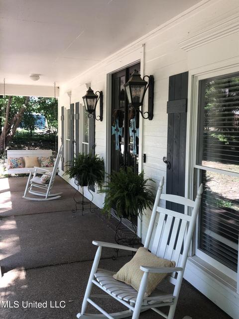 1526 Single Tree Dr, Hernando, MS 38632 photo 2
