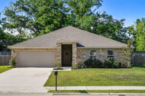 9026 Bellewood Pl, Biloxi, MS 39532