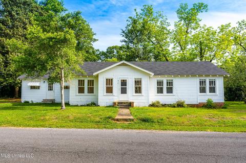 812 Church St, Lucedale, MS 39452