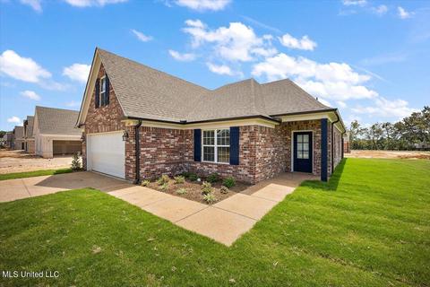 8668 Hayes Dr, Southaven, MS 38672