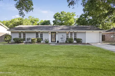 2409 Collins Blvd, Gulfport, MS 39507