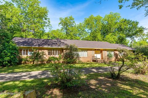 433 Manila St, Lucedale, MS 39452 photo 2