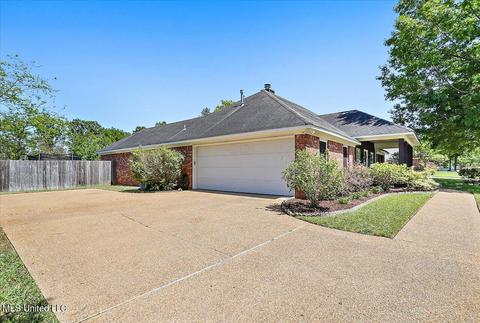 122 Middlefield Dr, Canton, MS 39046 photo 2